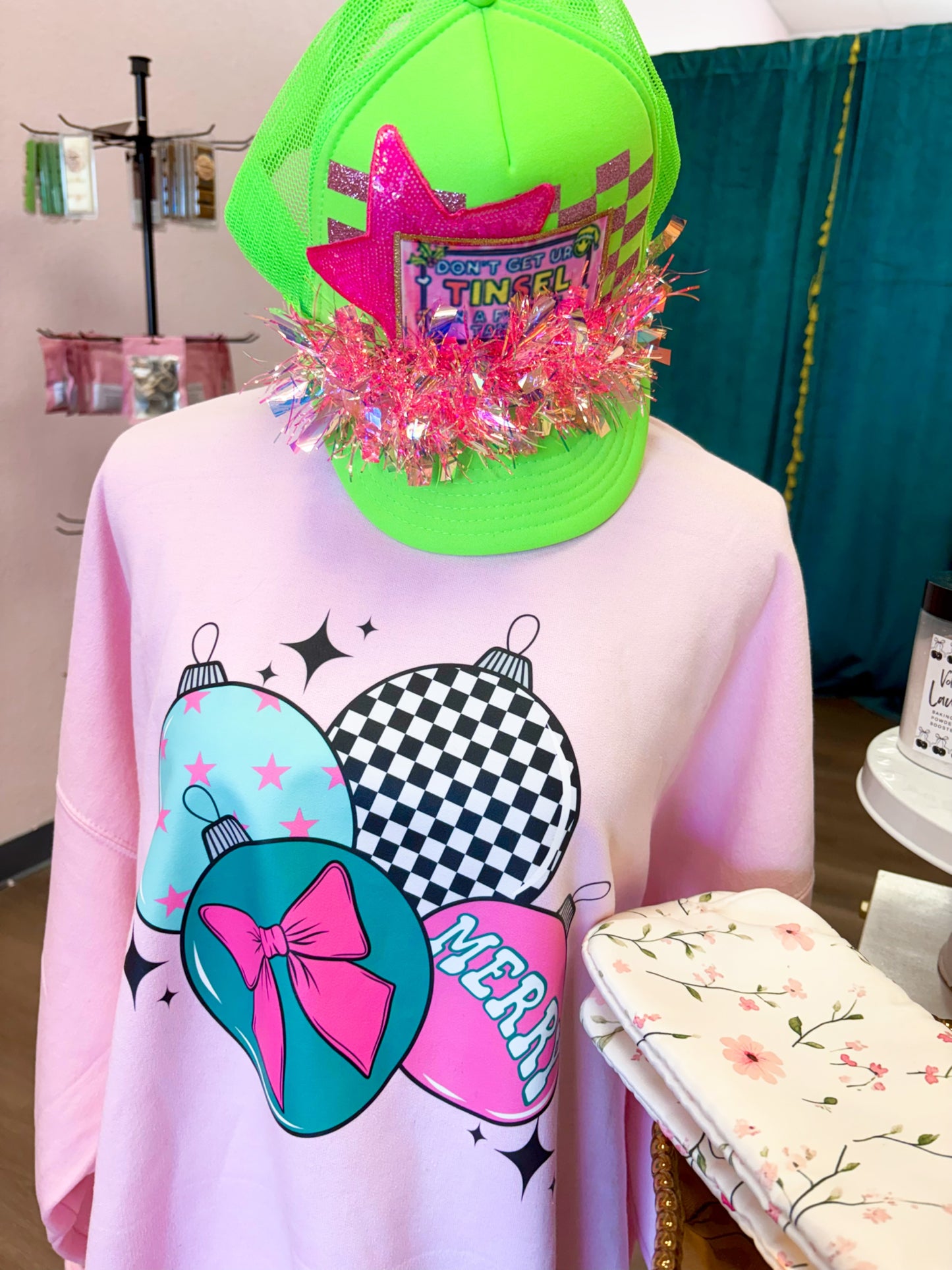 Checkered ornament Christmas sweatshirt ☻