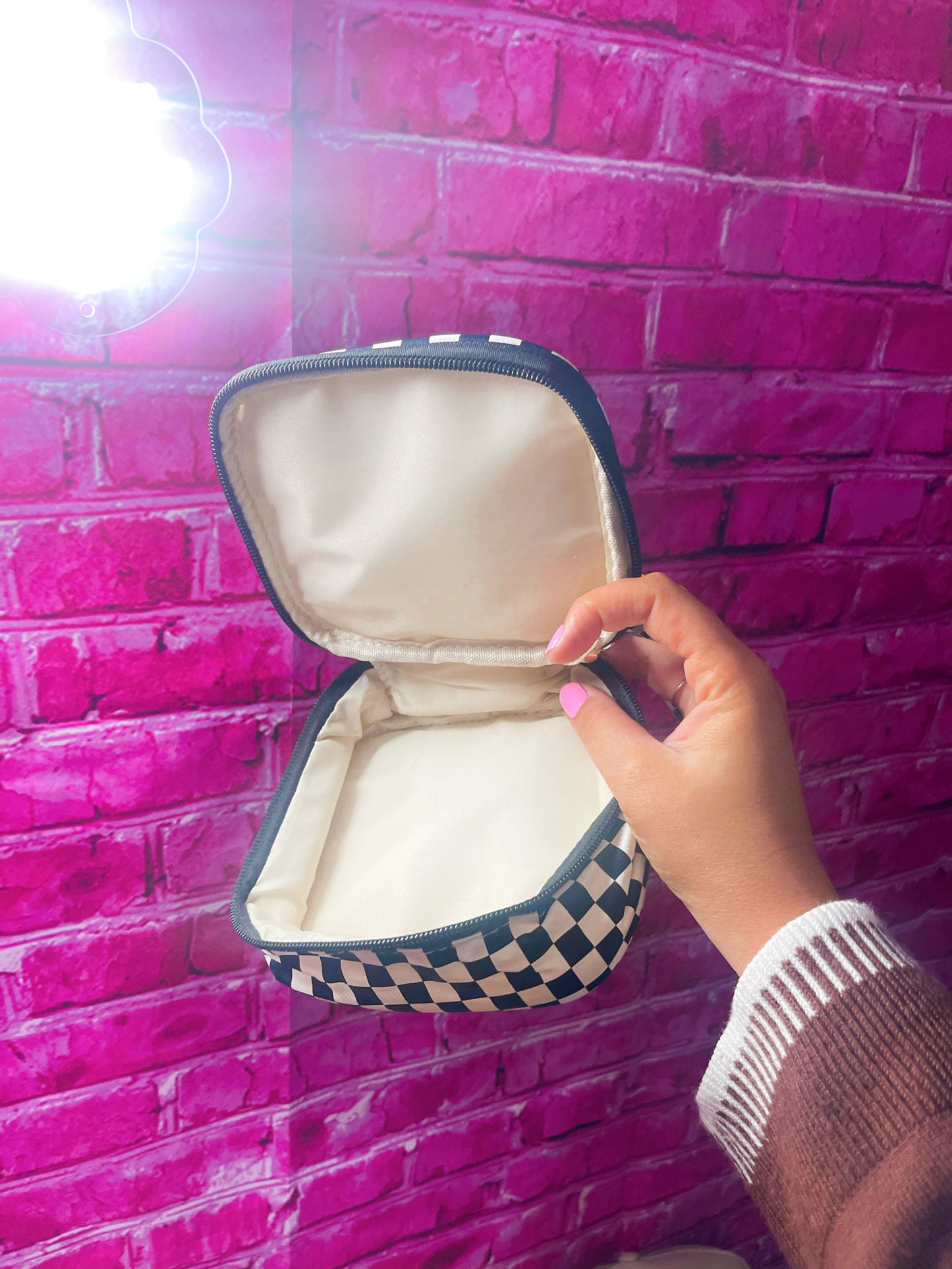 Checkered travel pouch ☻